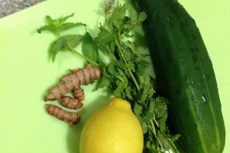 Wunderbarer Saft aus Gurke und Ingwer
